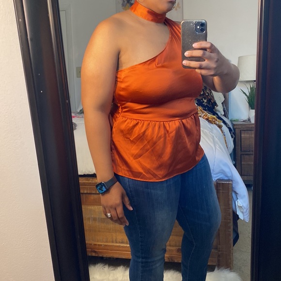 Sleeveless orange top - Picture 2 of 7